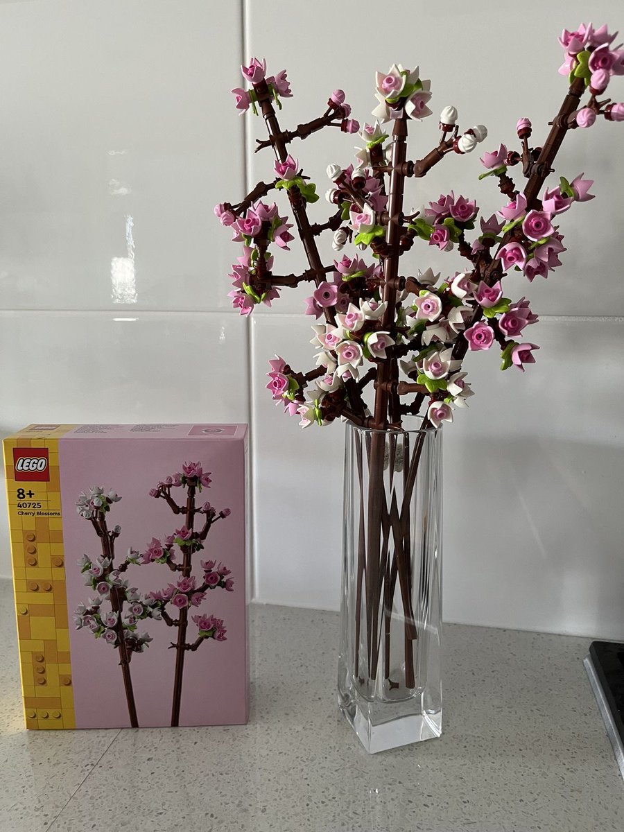insperarise's tweet photo. lego cherry blossoms 🌸 https://t.co/78J6fwPZ4r
