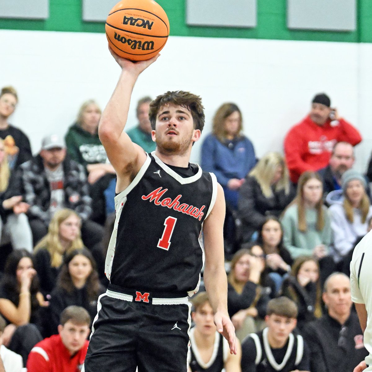 Factoid about WPIAL 2,000-point scorers:

Mohawk's Bobby Fadden scored 18 today in PIAA game and moved into top 20 WPIAL all time with 2,250 career points.

Fadden now 19th and only 2 points behind former Blackhawk great Dante Calabria and 22 behind Highlands great Micah Mason.