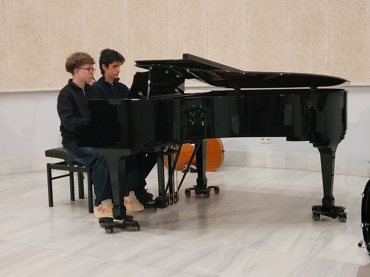 Conservatori dels Pirineus tweet media