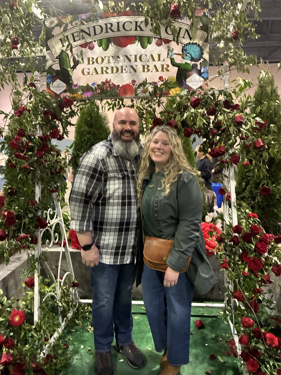 gotmark76's tweet photo. At the Philly Flower show w/@HendricksGin wondering how we can get those pillows…. https://t.co/GGJWvJKJ6E