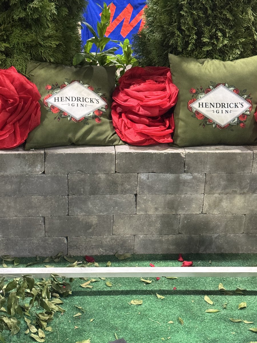 gotmark76's tweet photo. At the Philly Flower show w/@HendricksGin wondering how we can get those pillows…. https://t.co/GGJWvJKJ6E