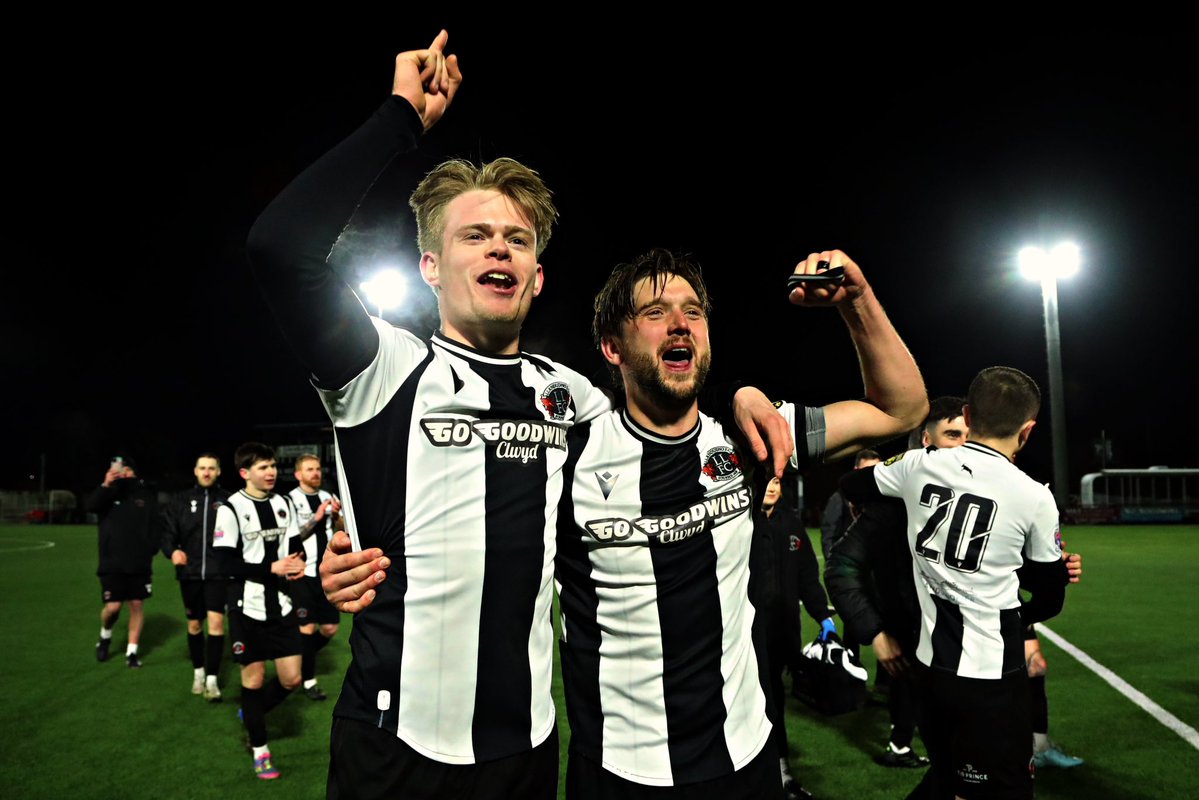 Eado (photo) tweet media