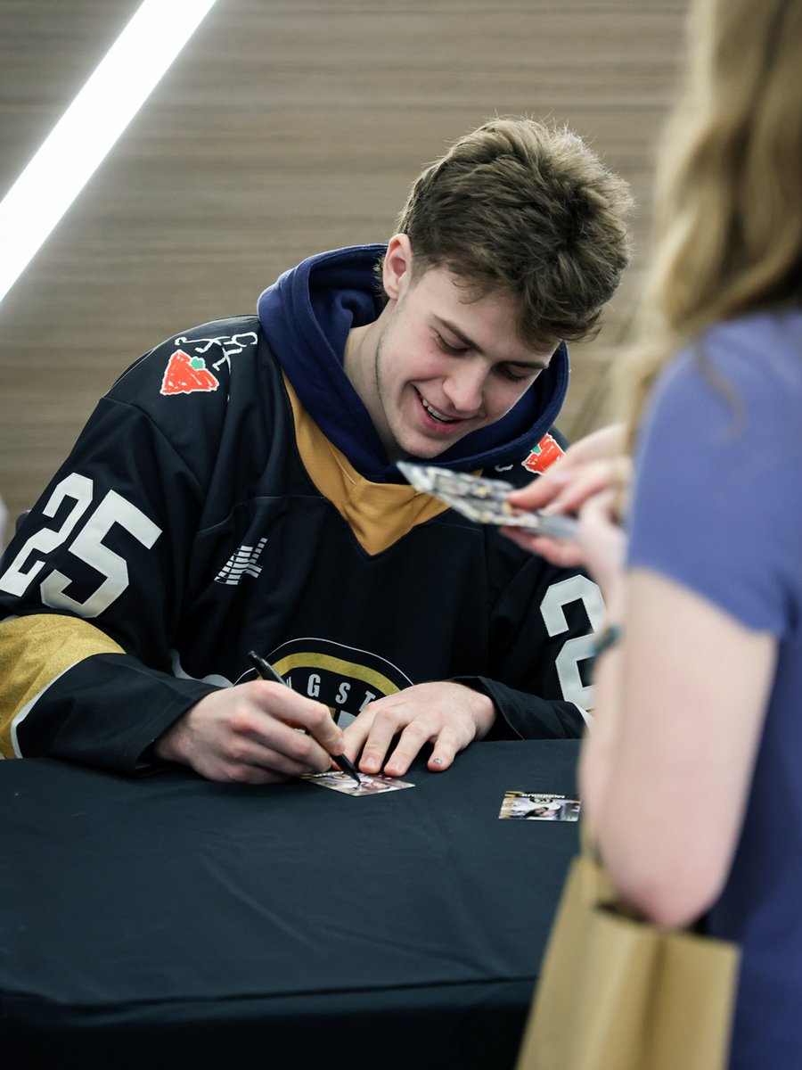 KingstonFronts's tweet photo. WHAT A TURN OUT! ๐ซถ
Great to see everyone at @CataraquiCentre this afternoon for our full team autograph signing! https://t.co/MDN4MsjQmj
