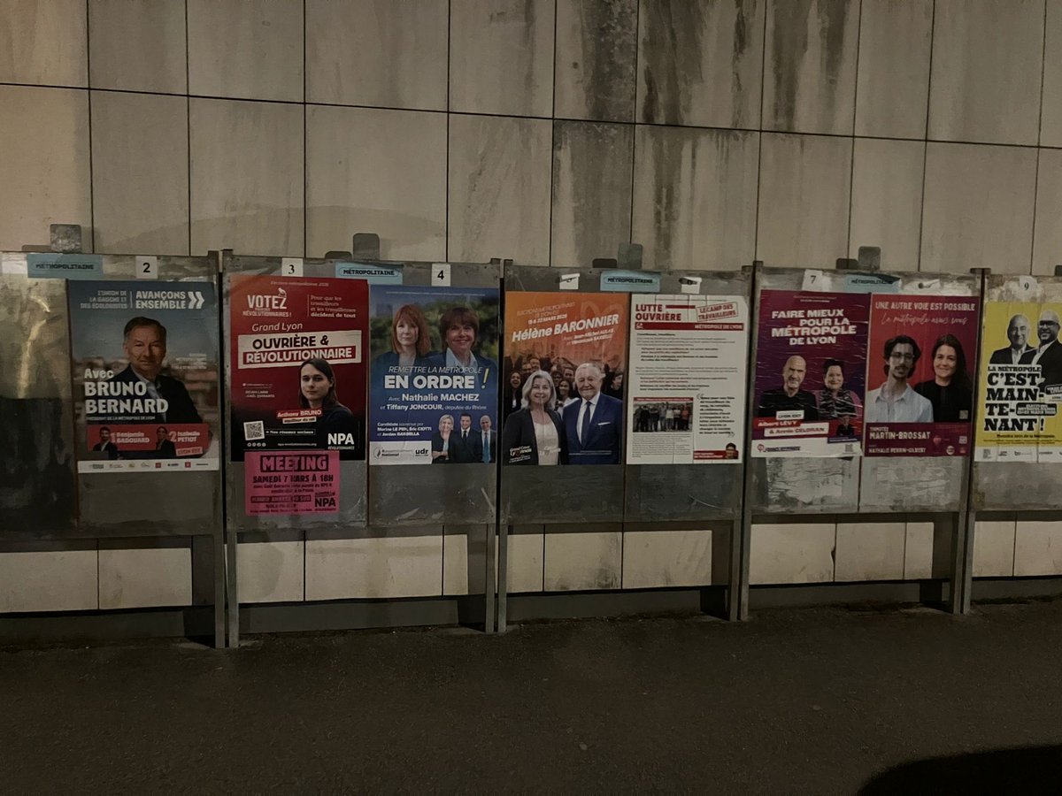 NathalieMachez's tweet image. C’est parti pour le collage d’affiches dans la Métropole Lyon Est !

Aux côtés de Tiffany Joncour, mobilisation sur le terrain avec nos militants pour faire vivre nos idées et aller à la rencontre des habitants.

#Lyon #MetropoleDeLyon #Terrain