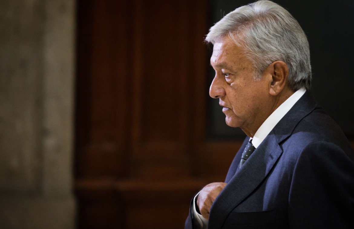 ⚠️ Periodistas nacionales informan que Andrés Manuel López Obrador habría sido internado en el Hospital General Militar en la #CDMX por una afección cardiaca.

Hasta el momento la información no ha sido confirmada o desmentida. En el 2013, AMLO sufrió un infarto al miocardio.