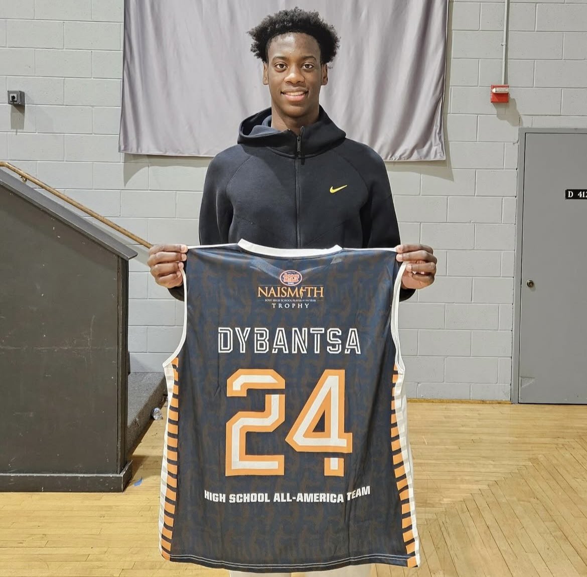 Naismith Awards tweet media