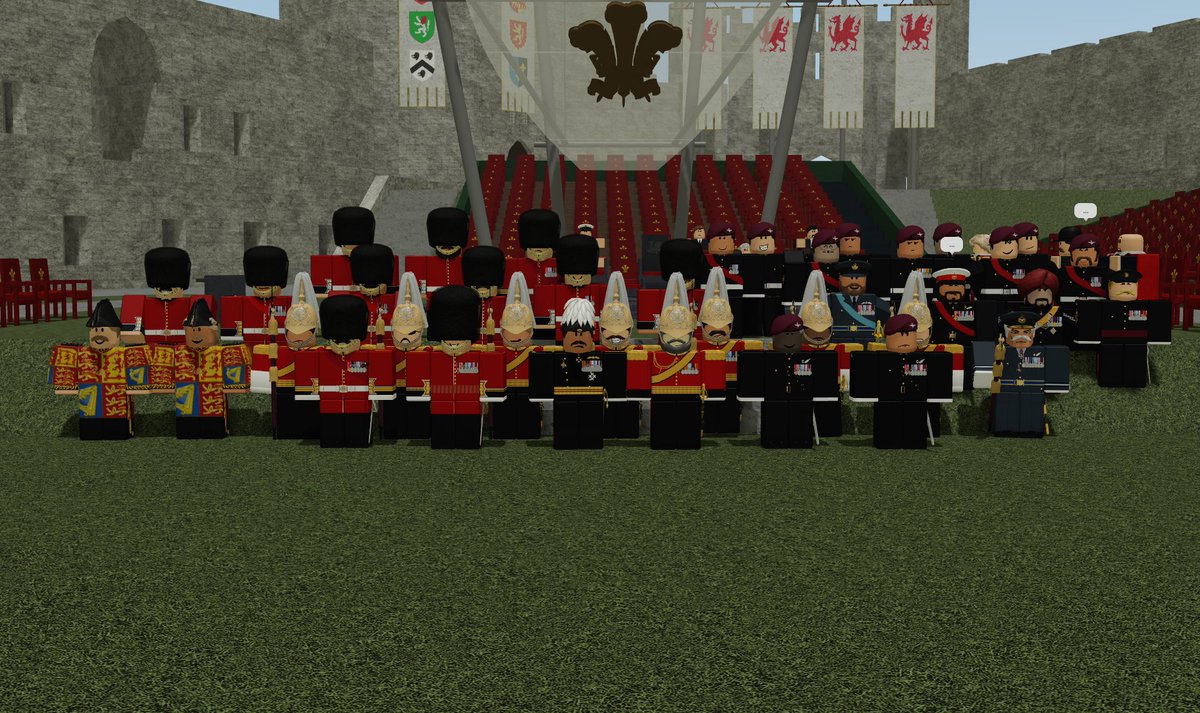 Tonight, the Gentlemen At Arms were present at Caernarfon Castle along with Grenadier Guards and Paras for the Investiture of Prince @louiswellesley.