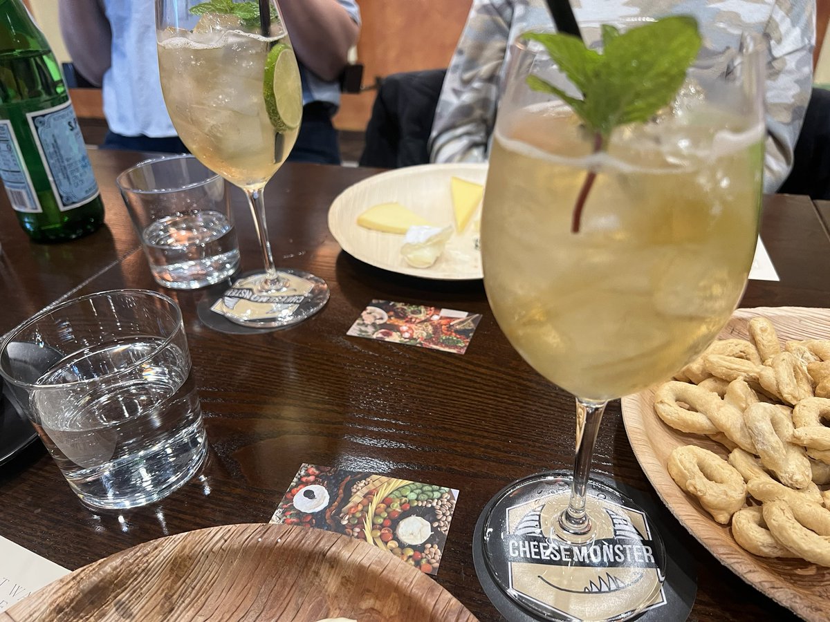 Just the Bottle tweet media