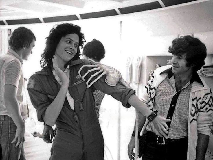 AvPOdysseyDB's tweet photo. Behind the scenes on Alien (1979] https://t.co/6R1CA7ez7u