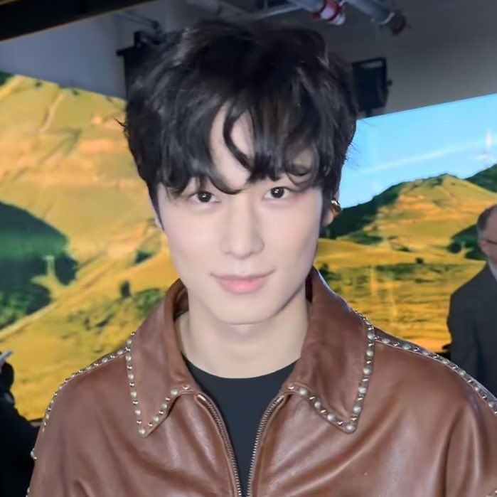 Waomink's tweet photo. his doe eyes 😭

JUYEON FOR BALENCIAGA PFW
#JUYEONxBalenciaga #JUYEON #주연 https://t.co/23JPkE9Odu