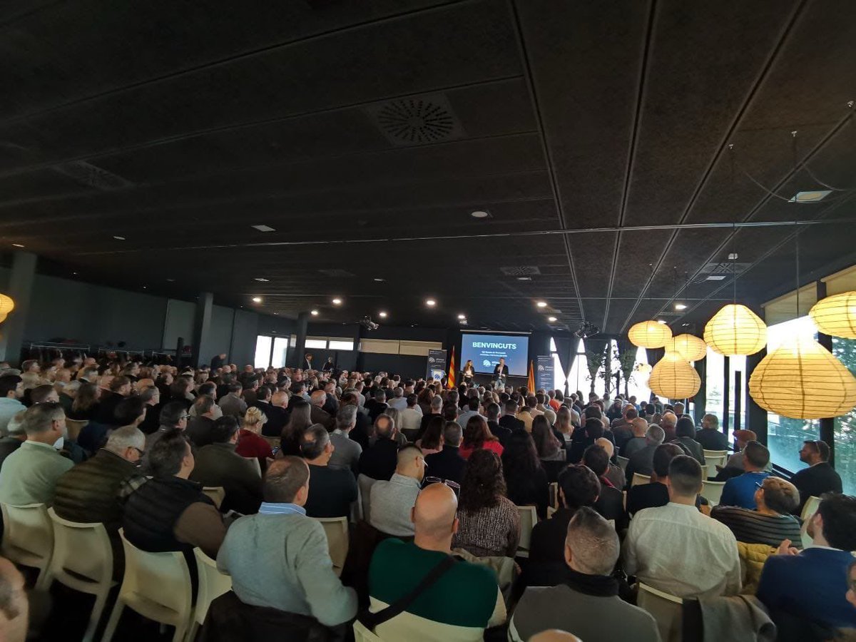 Avui hem assistit a la 3a Formació Nacional d' <a href="/CatalunyaAC/">Aliança Catalana</a>  a Manresa.

La nostra presidenta <a href="/anemapams/">Montse_CiO</a>  juntament amb el periodista <a href="/SergiMaranya/">Sergi Maraña</a>  han conduït la jornada.

Ha estat un èxit rotund, seguim creixent i formant-nos per tenyir de blau Catalunya a les municipals del