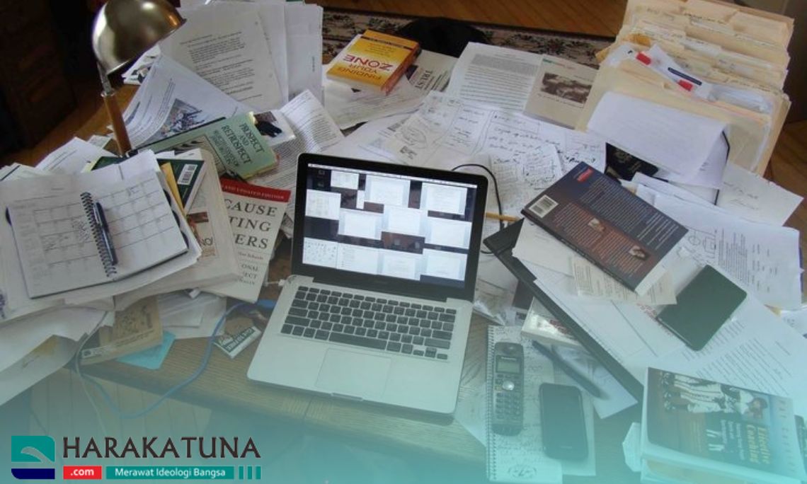 Menulis Itu Pekerjaan Sunyi

harakatuna.com/menulis-itu-pe…