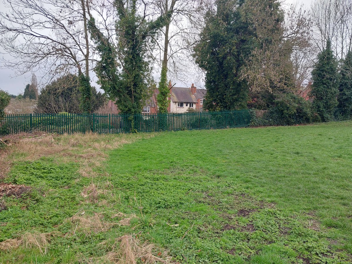 HalesowenWMP's tweet image. Halesowen NHT carried out an Anti-Social Behaviour patrols today in and around Hunting tree park and Chippy Park, Hayley Green. Officers also took time to engage with local residents. 
#Communitypolicing