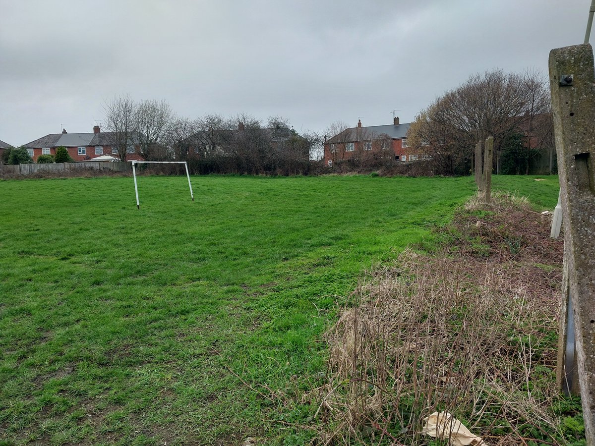 HalesowenWMP's tweet image. Halesowen NHT carried out an Anti-Social Behaviour patrols today in and around Hunting tree park and Chippy Park, Hayley Green. Officers also took time to engage with local residents. 
#Communitypolicing