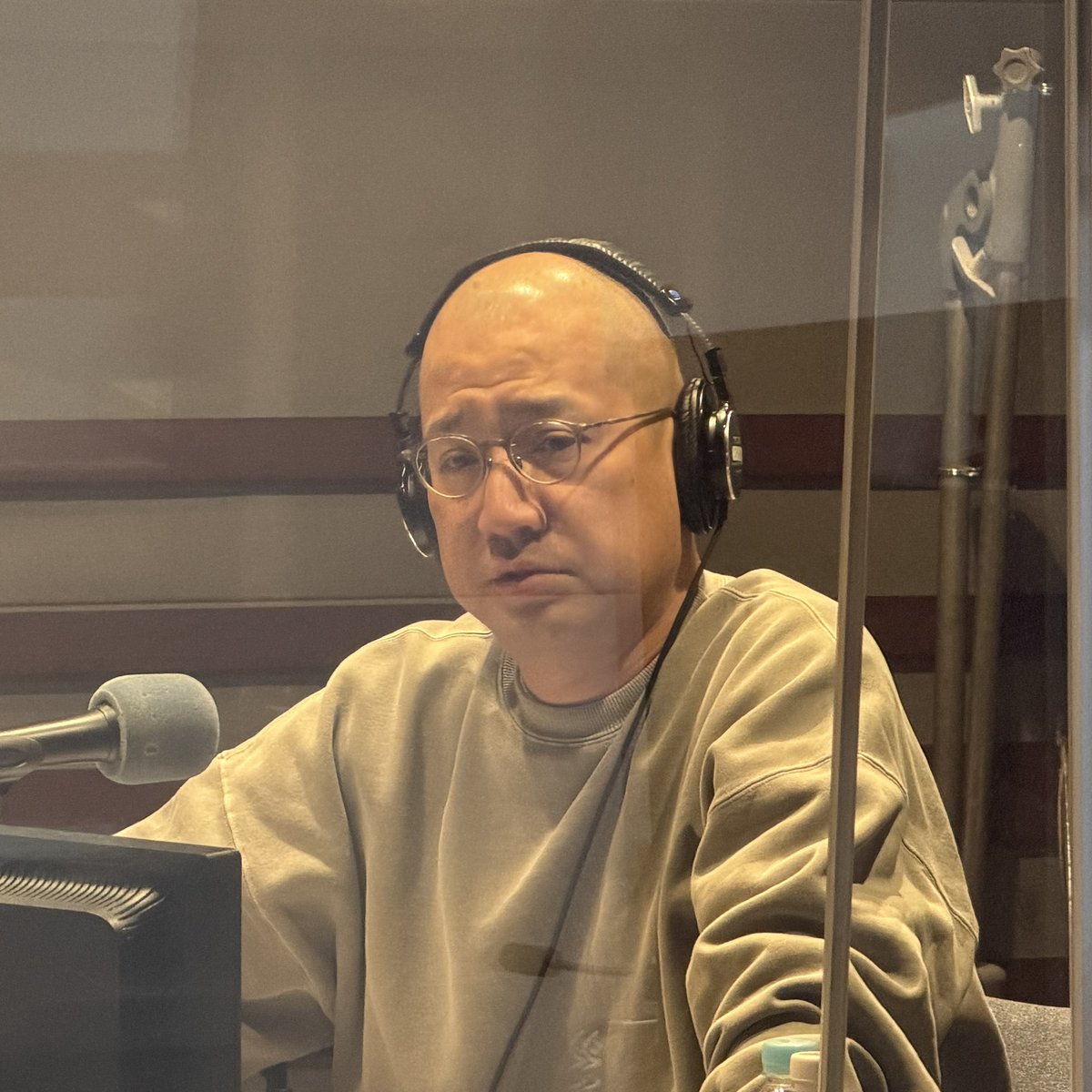 SUNDAY FLICKERS tweet media