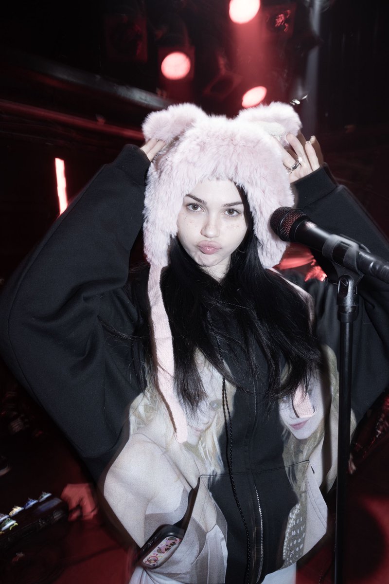 MAGGIE LINDEMANN tweet media