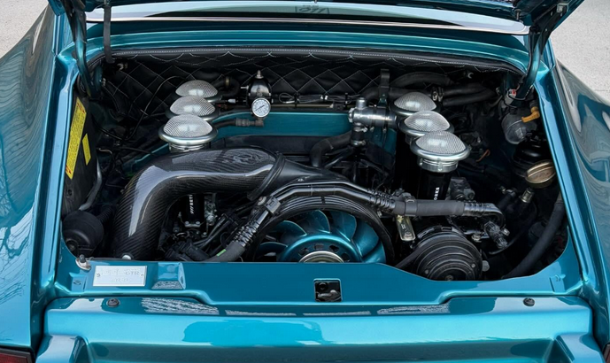 PorschePer75983's tweet image. 911 Retro Works 993 GTR 3.8 Turquoise commission
facebook.com/911retroworks/…
#Porsche #RetroWorks #GTR #restomod