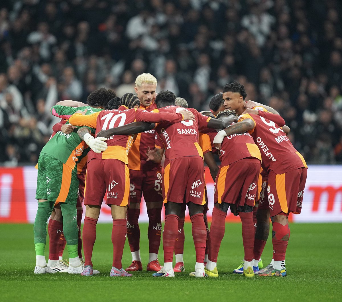 LTorreira34's tweet photo. Ante lo difícil nos hacemos fuerte 
 💛❤️🧠💪🏻⚽️ https://t.co/RlgtRUtM8U