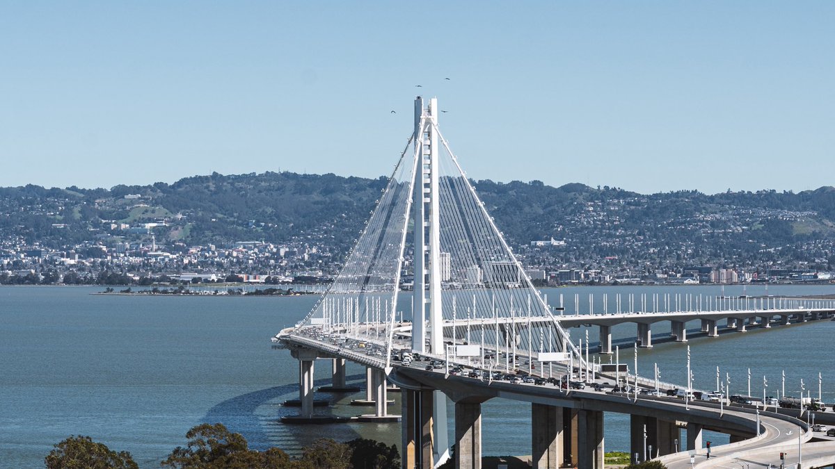 CalFootball's tweet image. Another day in the Bay ☀️

#GoBears