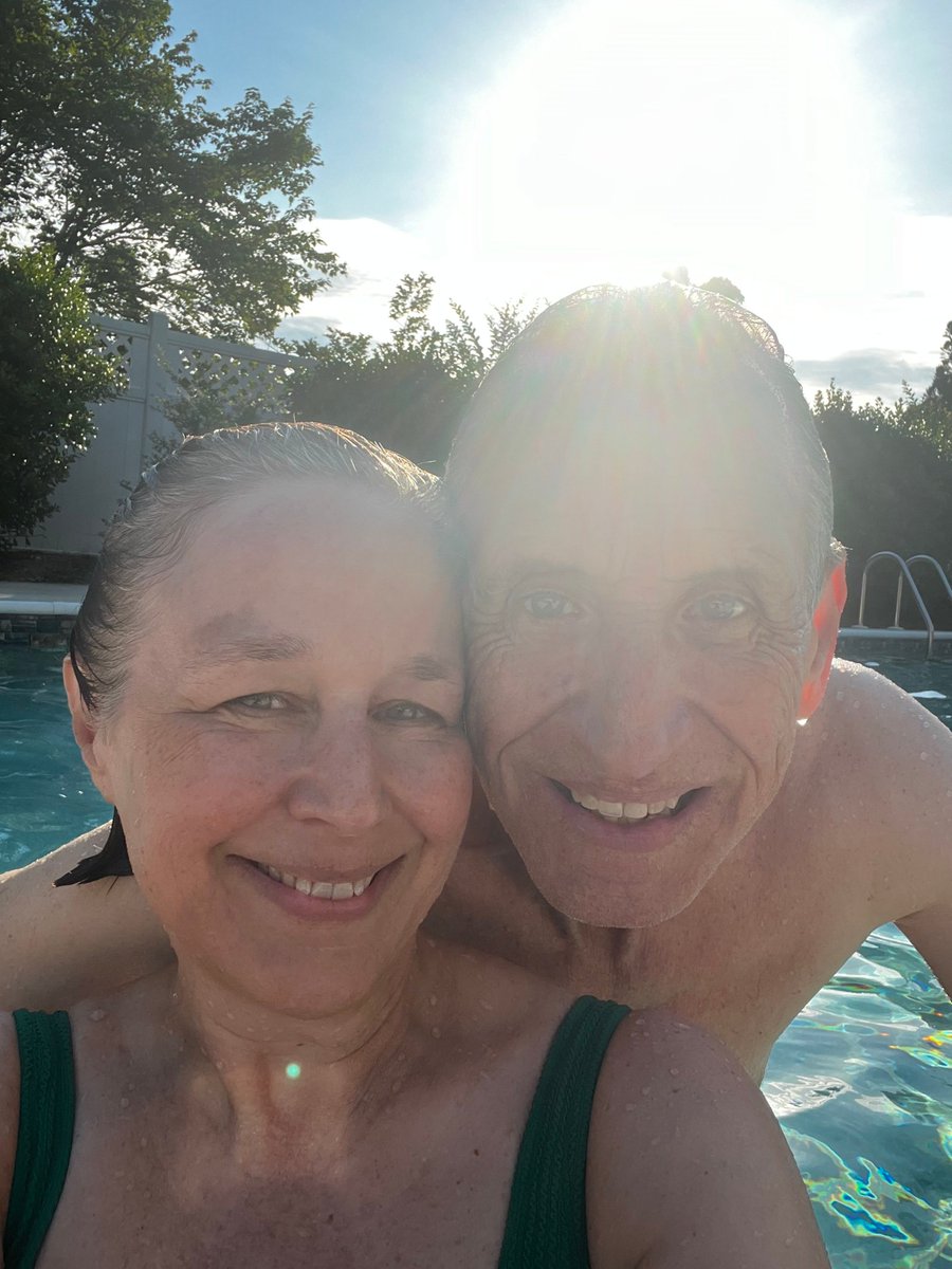 FelixFrazier5's tweet photo. Hanging out at my sisters pool in Pinehurst https://t.co/TSlJ9IokHV