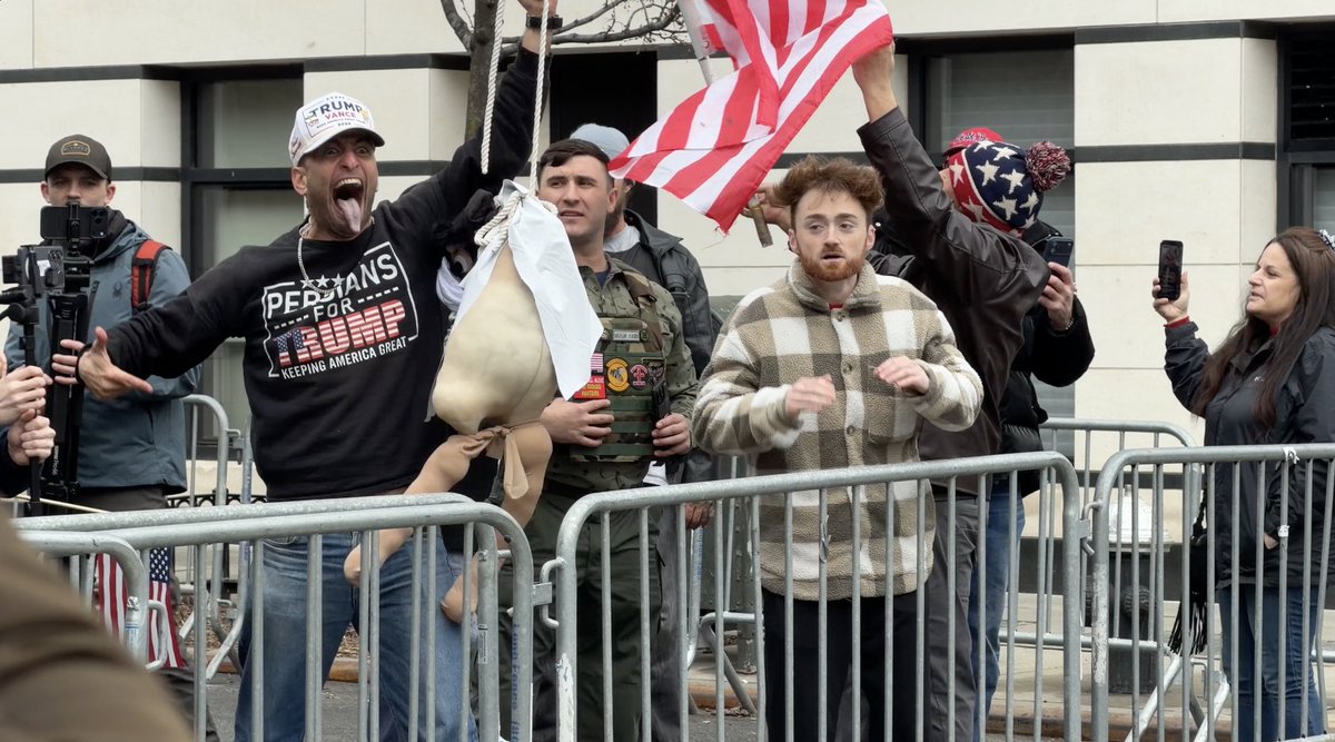 Sandi Bachom 📹 tweet media