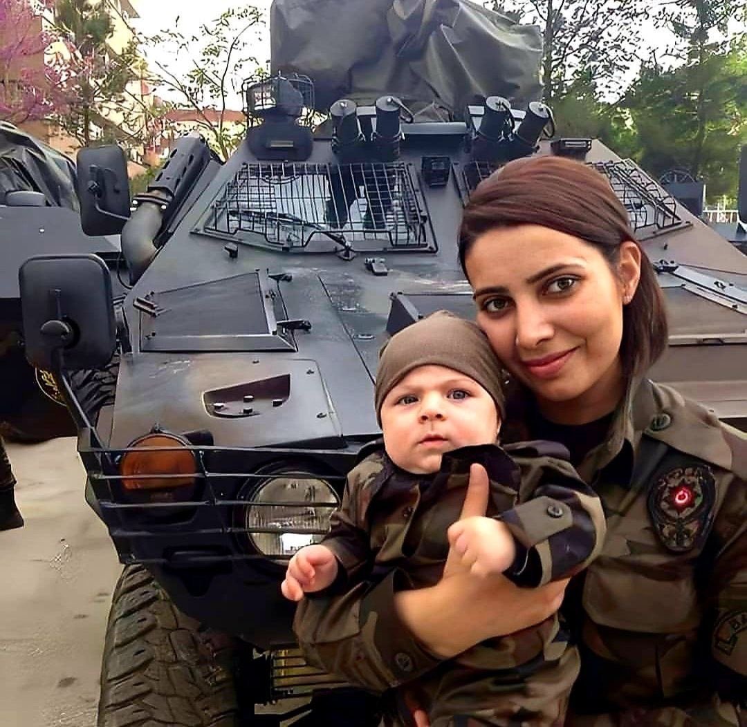 En çok da sizin gününüz kutlu olsun, asil Türk kadınları.