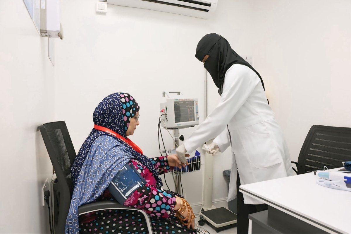 med_cluster's tweet photo. جهود طبية متكاملة لخدمة #ضيوف_الرحمن بعناية واهتمام، عبر منظومة رعاية صحية متواصلة على مدار الساعة لضمان سلامتهم وراحتهم.

#تجمع_المدينة_الصحي
#المدينة_المنورة https://t.co/ybE1XlnHhd