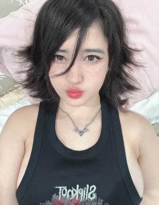 liawaifuu's tweet photo. hi guys https://t.co/r6xY6AwkCe