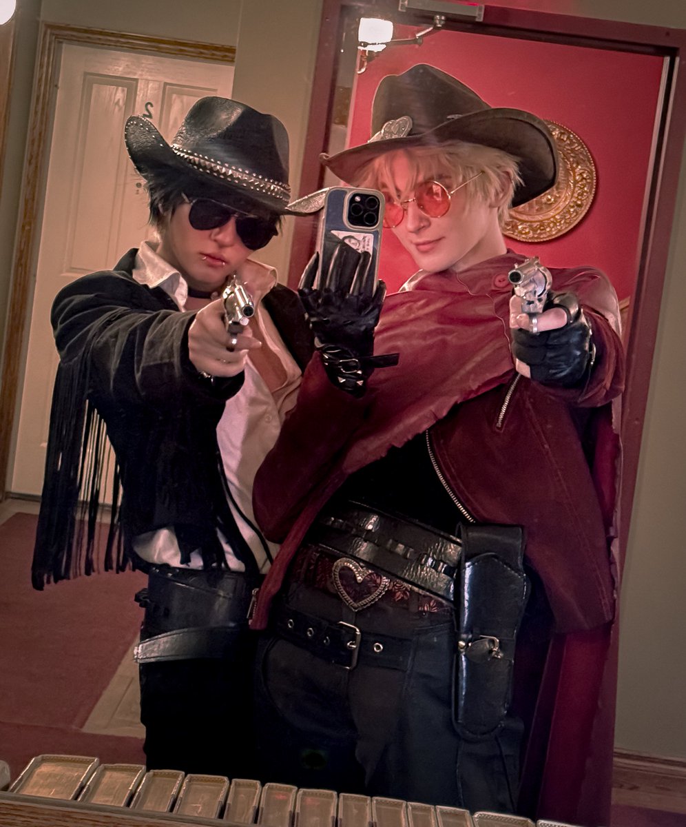 naruxtoes's tweet photo. Cowboy vashwood yeehaw #trigun https://t.co/5fH9QxtCOl
