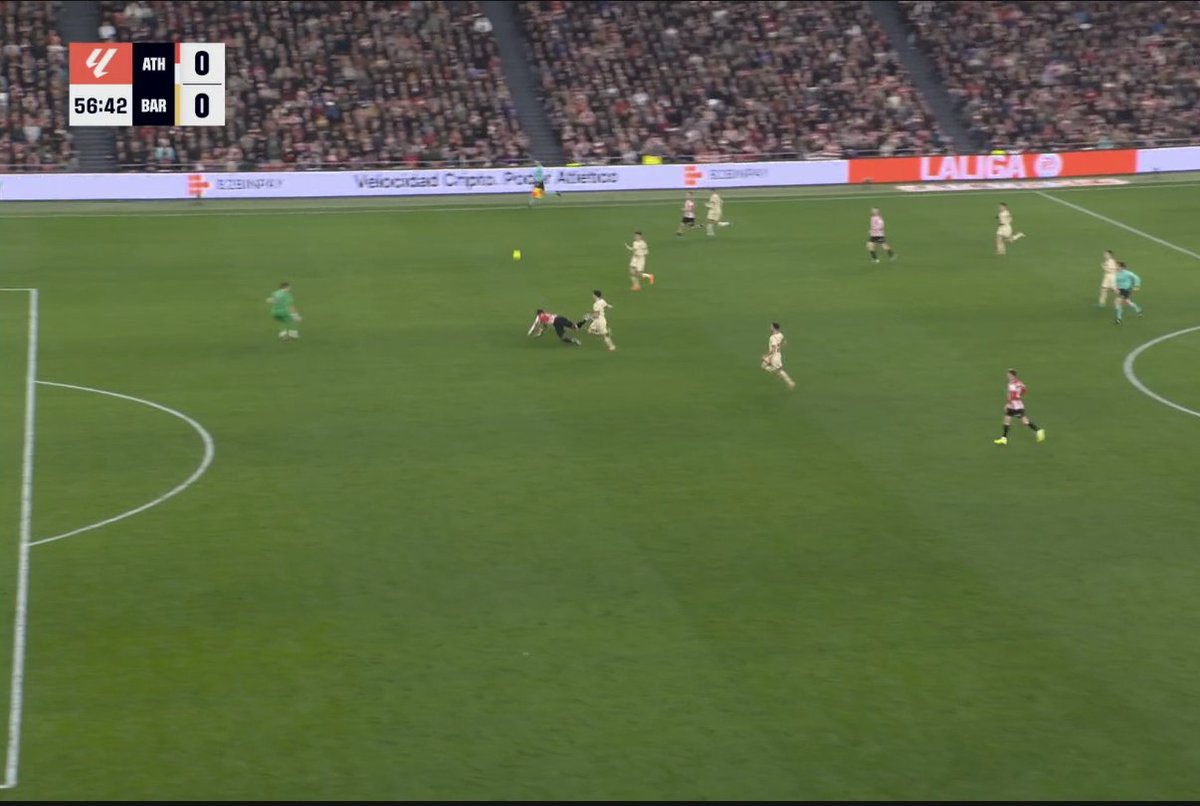 🚨 𝗕𝗥𝗘𝗔𝗞𝗜𝗡𝗚: THERE WAS NO RED CARD GIVEN HERE!