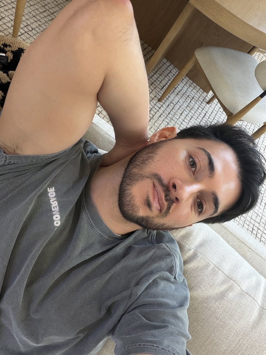 MannyMua733's tweet image. haircut ✔️