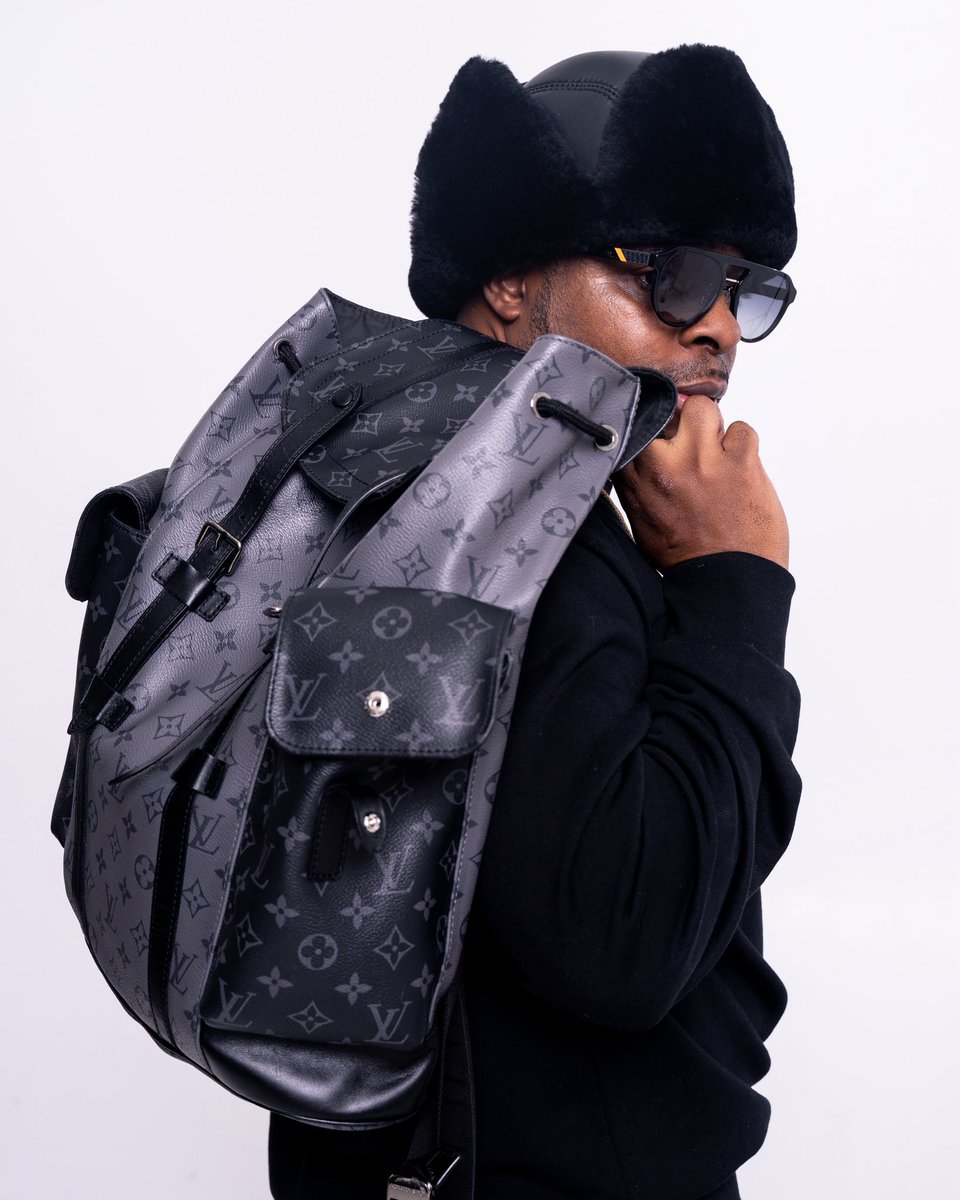 uglyduckscrooge's tweet image. #UDS + #louisvuitton #LV 🕶️