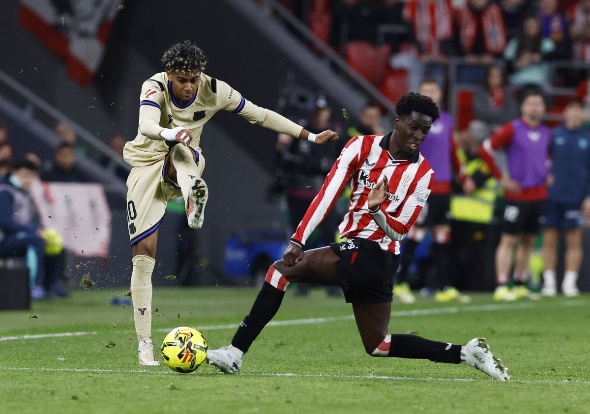 esport3's tweet photo. 🥳 GOOOOOOOL DE LAMINEEEE

🚀 El Barça s'avança en el marcador amb un golàs per l'escaire de Lamine Yamal

⏰ 67'
🔴⚪️ ATH 0-1 BAR 🔵🔴

#AthleticBarça

▶️ https://t.co/7CK9zPxCGa https://t.co/glOO7XC5gE