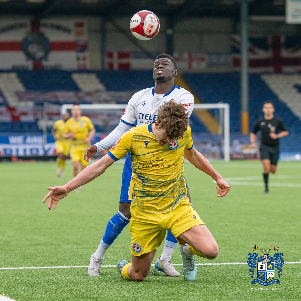 Philhill1961's tweet image. ⚪️🔵 @buryfcofficial 0-2 @Vauxhallmotorfc 🟡
A game to forget…poor from start to finish…our good run comes to an end…men against boys spring to mind…It’s how we bounce back now that matters…UTS!!!
#buryfc #shakers #hergametoo @hergametoo @officialnorthernprem