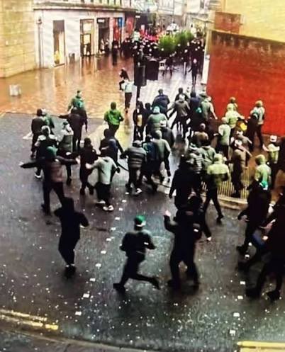 𝐂𝐚𝐬𝐮𝐚𝐥 𝐔𝐥𝐭𝐫𝐚 𝐎𝐟𝐟𝐢𝐜𝐢𝐚𝐥 tweet media