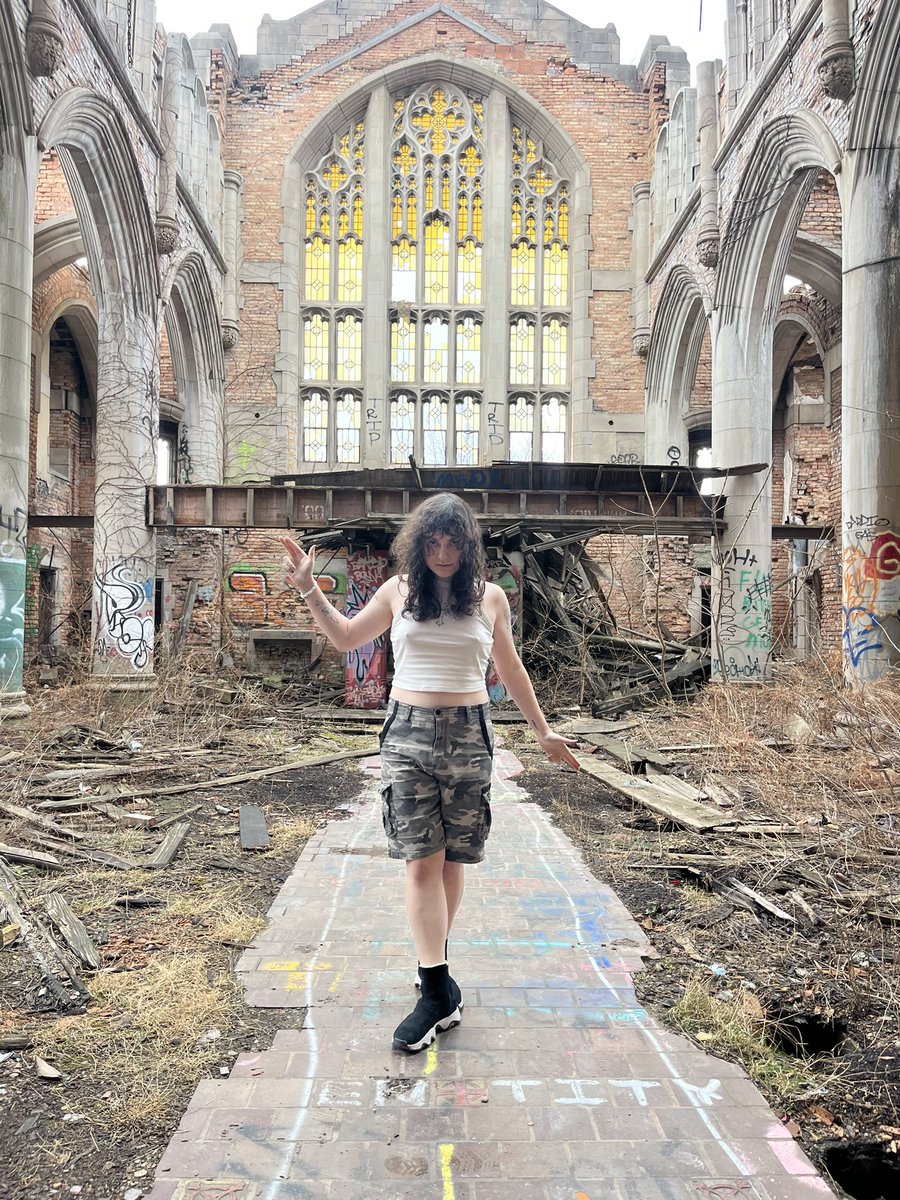 sixwing 🐺⚜️🪽 TOUR tweet media