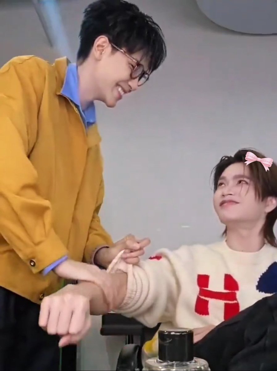 Alyssa ✨️BabyFeat❤️💙✨️ bl multi stan tweet media