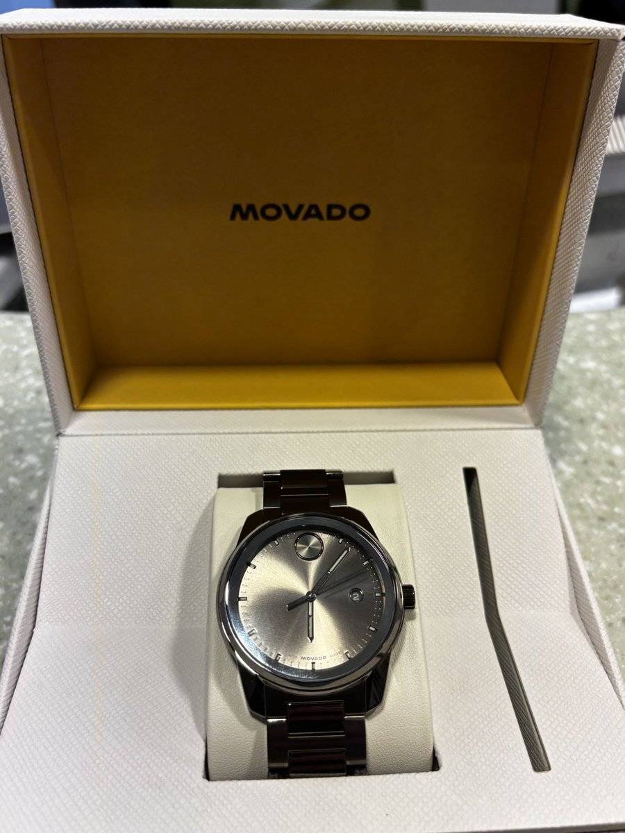 Fielding offers for a pre-owned Movado BOLD Quest 3601224 Men’s Watch w/ Box. 

Was presented to me as a gift. 

-Black ion stainless steel w a gunmetal dial
-Swiss quartz movement 
-Comes with original box 

Asking $415 shipped in United States 
Retails for $695