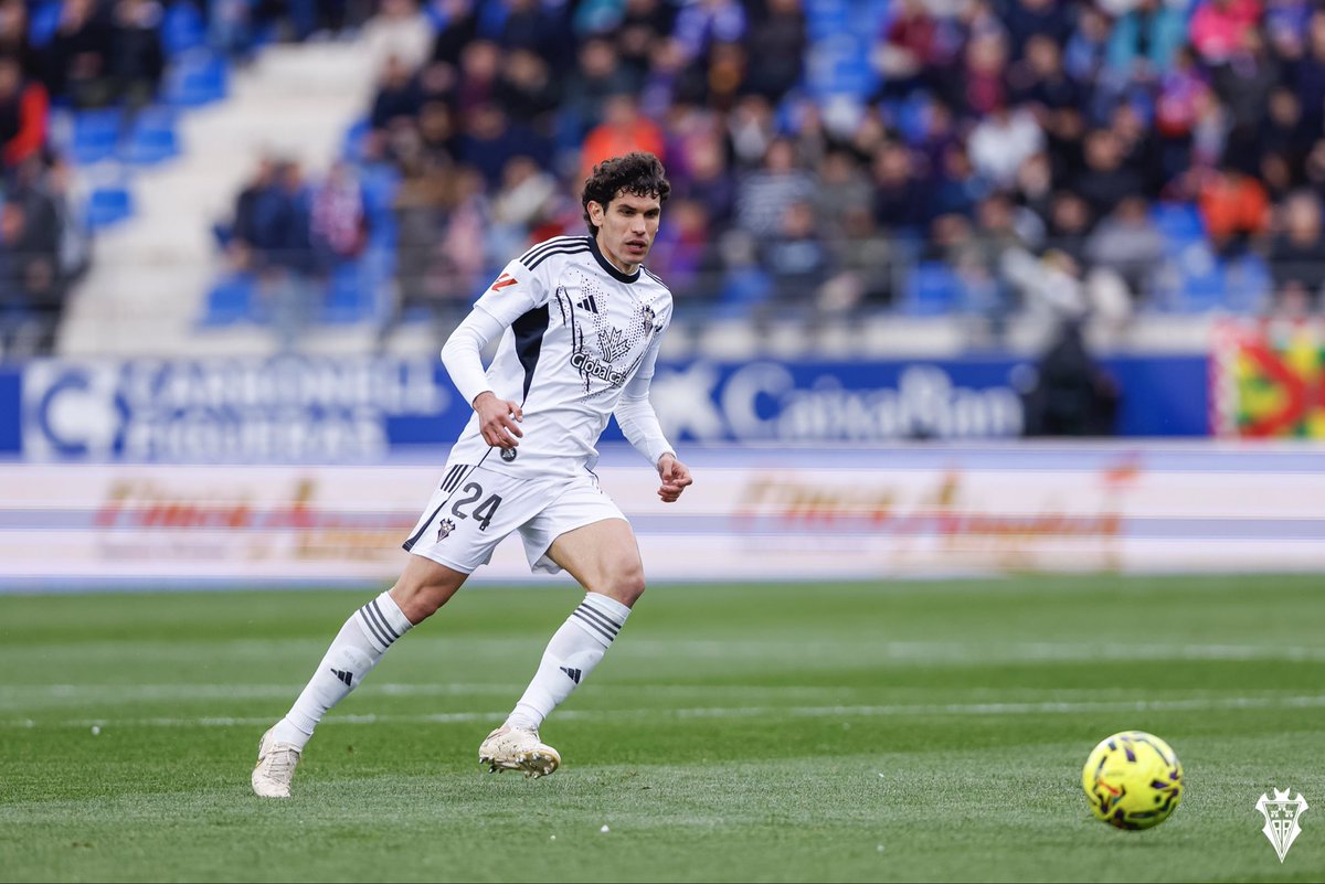 Jesús Vallejo tweet media