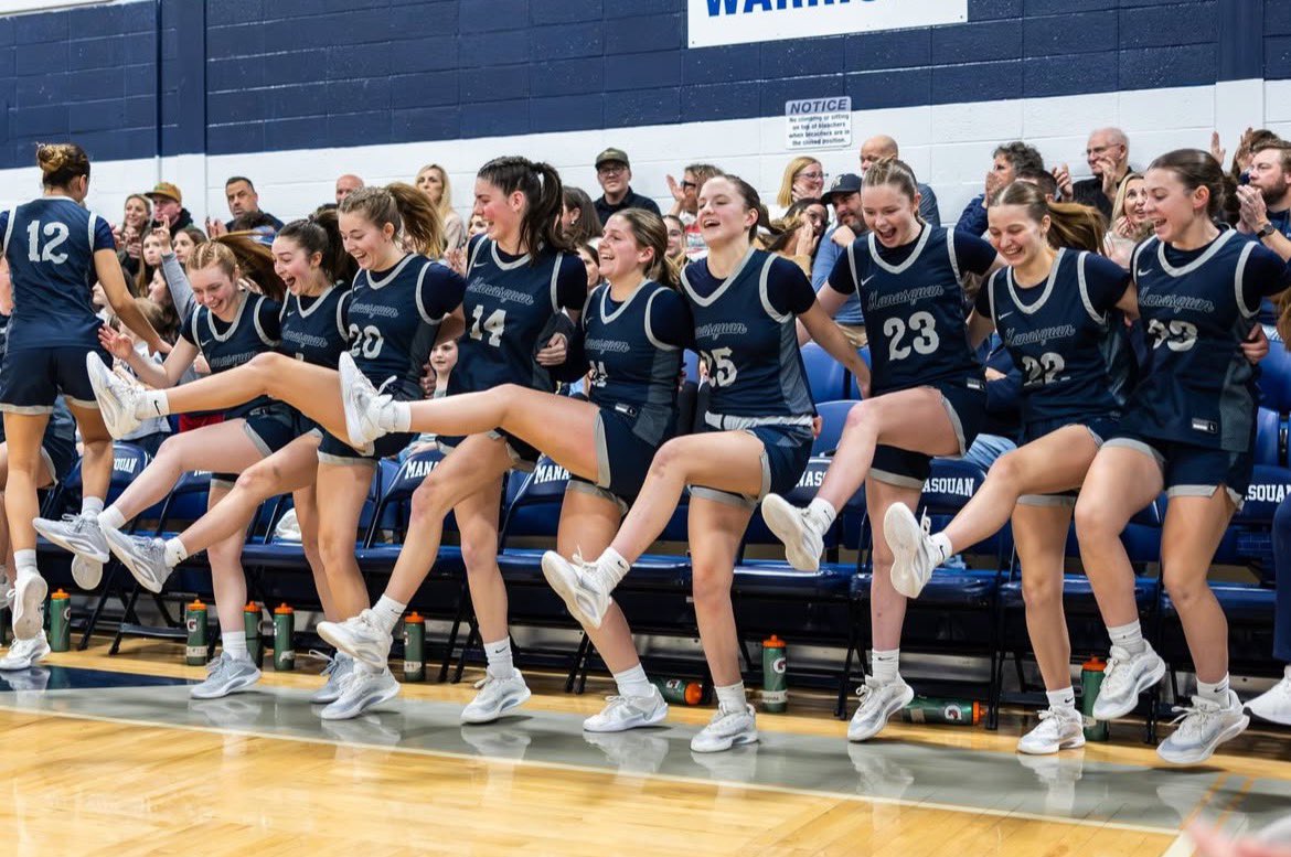 SquanGirlsBBall's tweet photo. A moment for the energy ⚡️

Thank you @jerseymike_sports for capturing what this group of girls brings day in and day out and showcasing the way they support each other 💙 https://t.co/MK5euJ5yKS