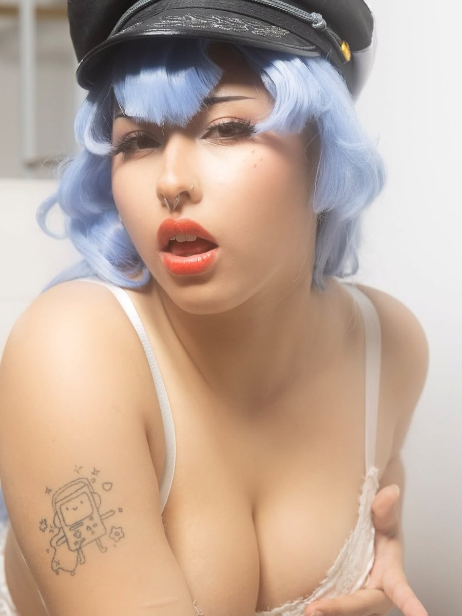 Bellas Cosplay tweet media