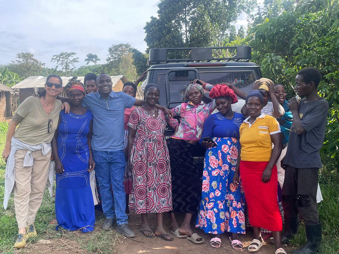 foscoduganda's tweet photo. FOSCOD, in partnership with Women Rising for Africa - WRA, has begun groundwork for a Solar Hub installation in Kyambogo Village, Njeru Municipality -Buikwe District. Our team completed a site visit &amp; inspection, a key step towards bringing clean, reliable energy to the community https://t.co/cxKo2QPRxH