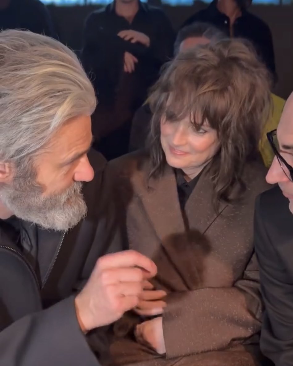 perolaella's tweet photo. It’s the way they look at each other https://t.co/SpmX9CYI5Y