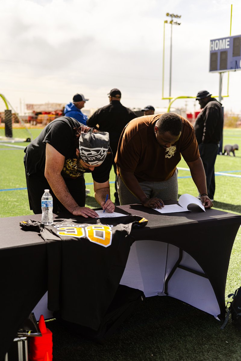 Tall City Black Gold tweet media