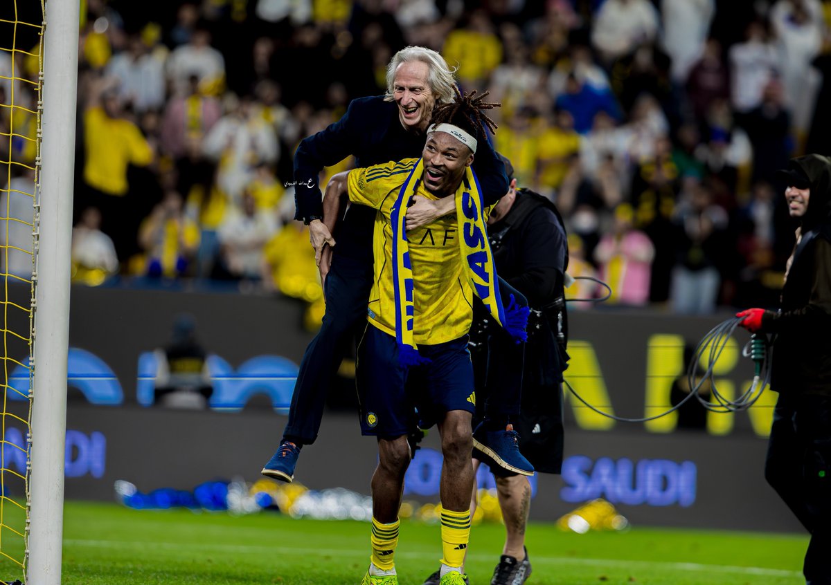 كنت مضغوطًا اليوم وهذا انعكس على اللاعبين؟

🚨🚨🚨🚨🚨🚨🚨🚨 جيسوس:

لا يوجد فريق ينتصر بهدوء

لا بد أن يكون هناك ضغط حتى يتحقق الانتصار

الهدوء يكون فقط لمن يشاهد المباراة خلف التلفاز

الروح والضغط هما ما يجلبان الدوري 

وأنا أريد اللاعبين مضغوطين

💛💛💛💛💛💛💛💛🥶🥶🥶🥶🥶🥶🥶