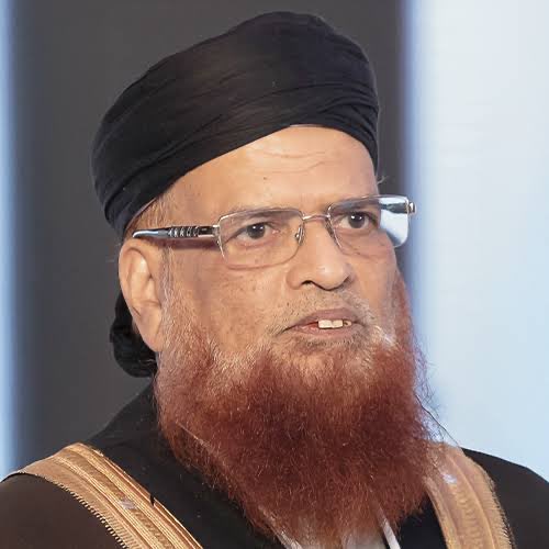 امریکا اور اسرائیل فرقہ واریت کے بیج بو کر ہمیں آپس میں لڑانا چاہتے ہیں، یہ وقت سنی، شیعہ مناظروں کا نہیں، بلکہ متحدہ ہوکر دشمن کا مقابلہ کرنے کا ہے، مفتی اعظم پاکستان تقی عثمانی