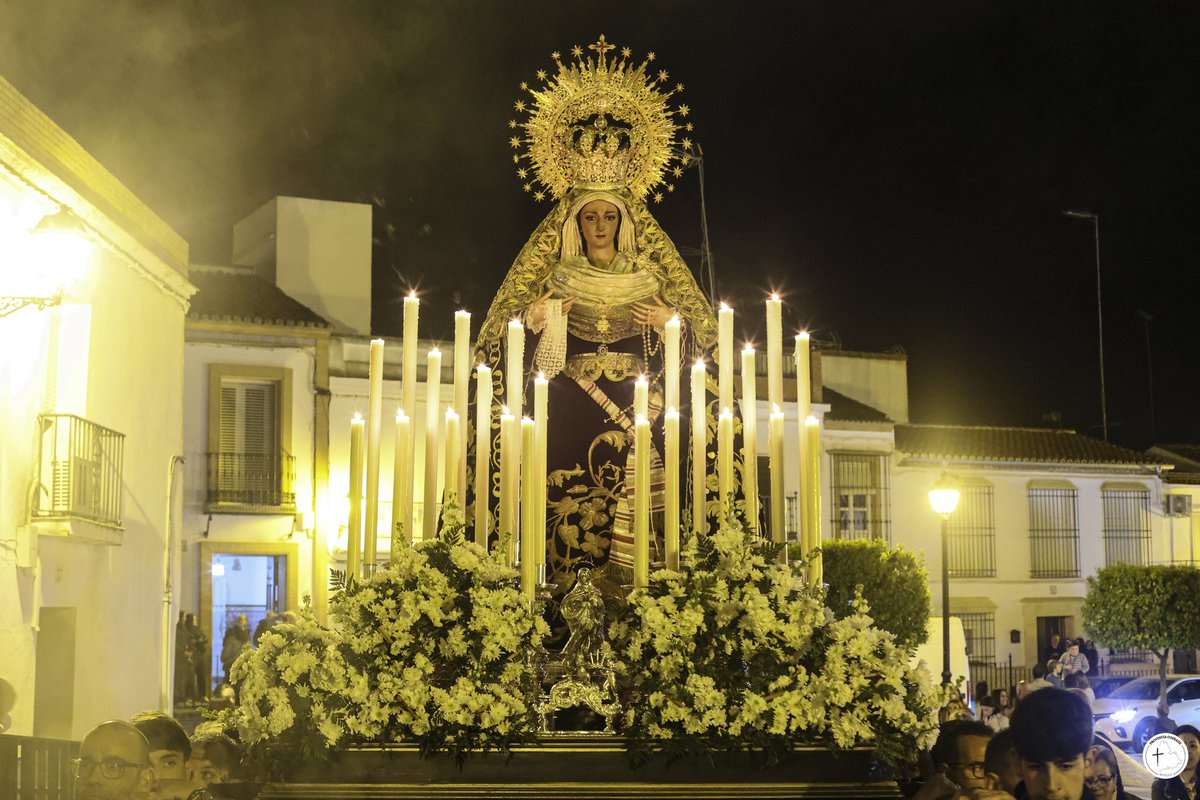 ProvinciaCofrad's tweet photo. 👑 Traslado de la Virgen de las Angustias Coronada de Sanlúcar la Mayor (@SantoEntierro) a la Parroquia de Santa María.

📲 ¡Toda la información!

https://t.co/hQa2H8T5Kv

#TDSCofrade https://t.co/lzooFq3ITa