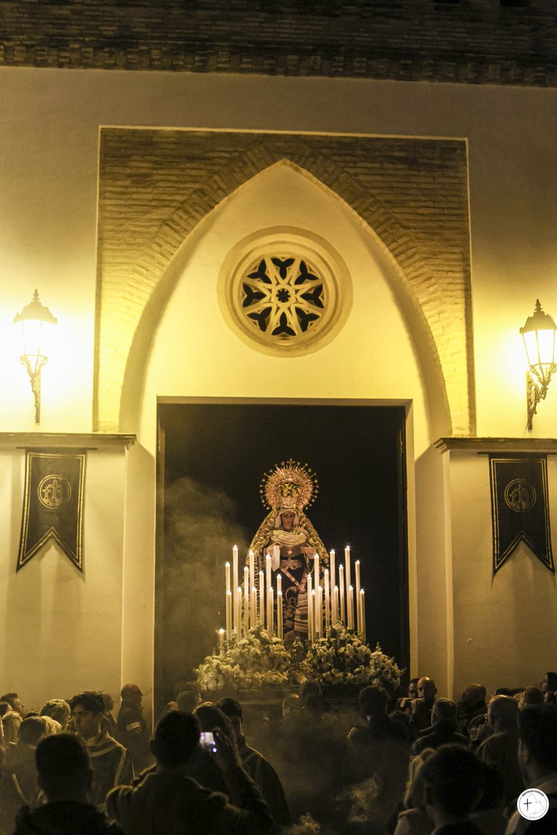 ProvinciaCofrad's tweet photo. 👑 Traslado de la Virgen de las Angustias Coronada de Sanlúcar la Mayor (@SantoEntierro) a la Parroquia de Santa María.

📲 ¡Toda la información!

https://t.co/hQa2H8T5Kv

#TDSCofrade https://t.co/lzooFq3ITa