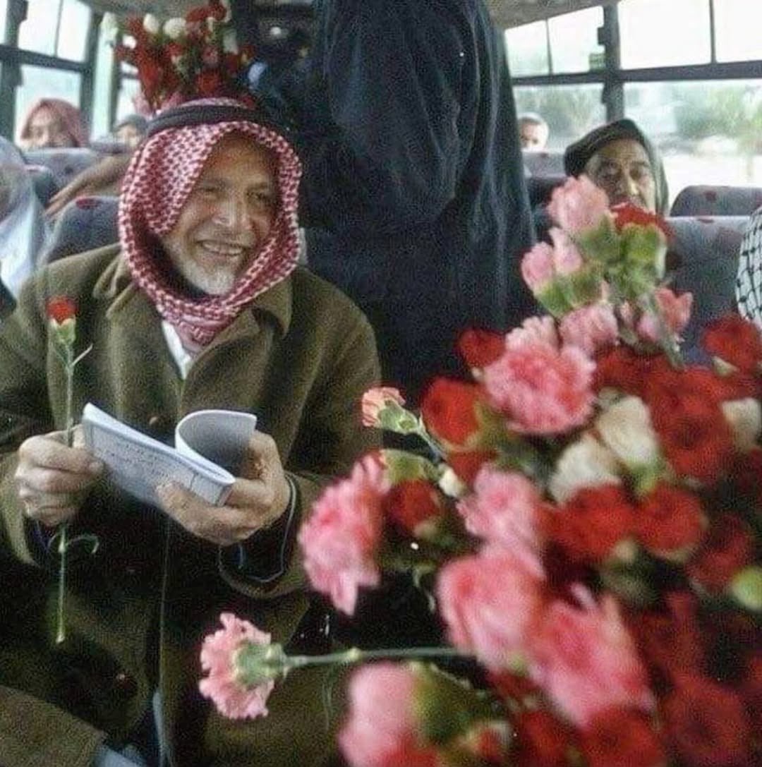 Shottarthur's tweet photo. الســـلام لـا الحــرب https://t.co/nhhAPB4pA2