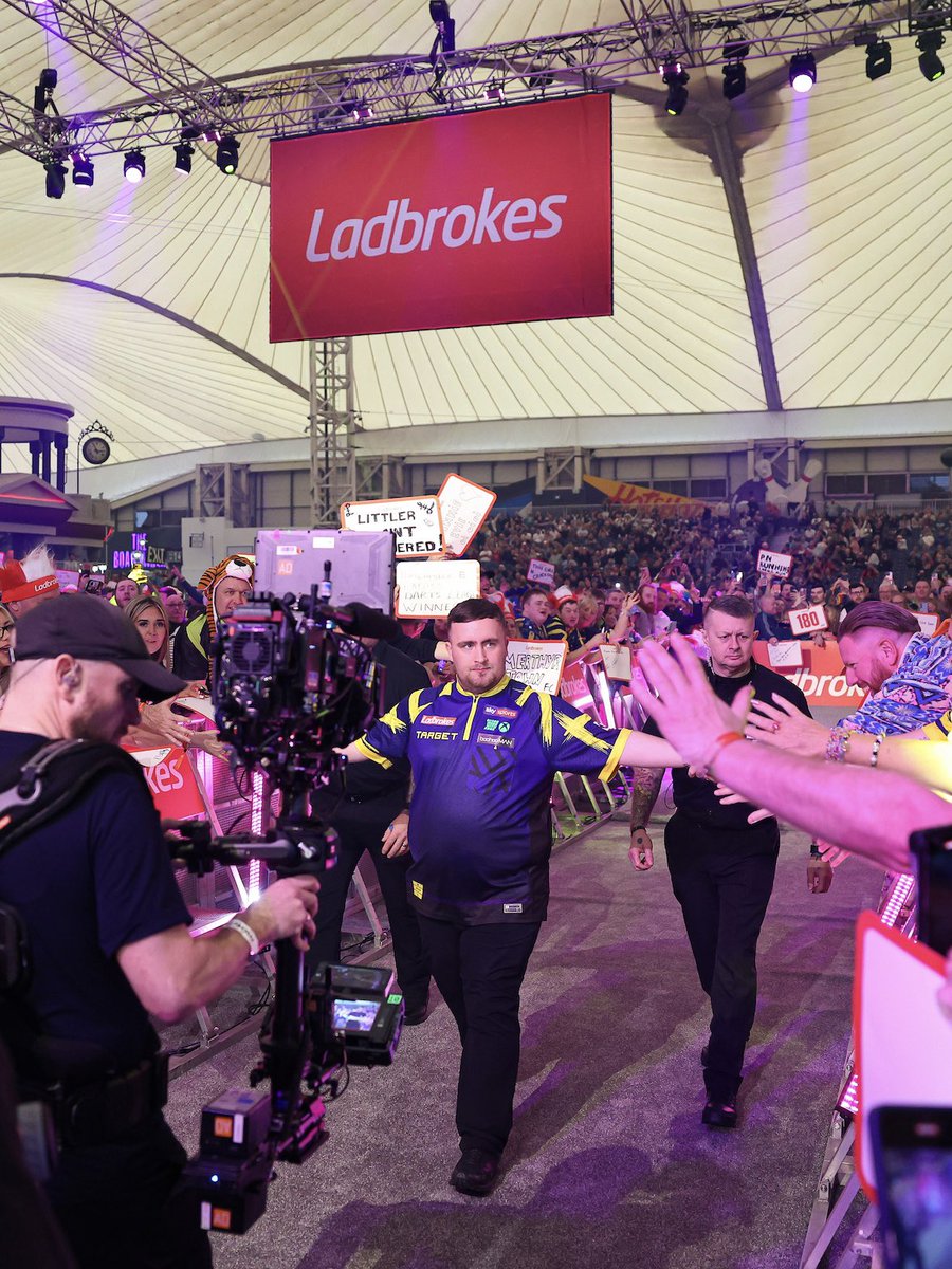 Luke Littler tweet media